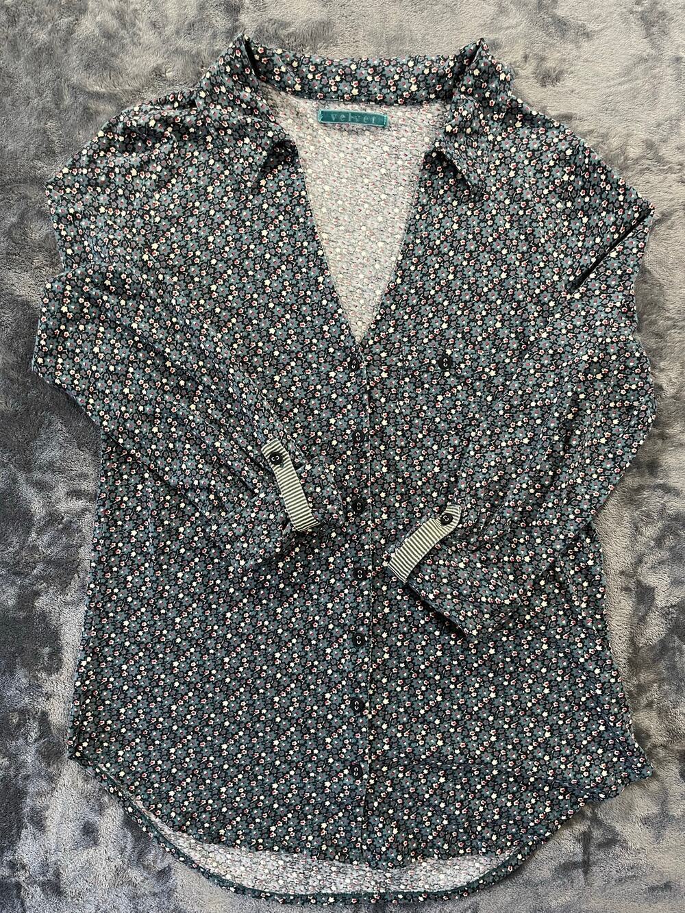 Velvet by Graham & Spencer Floral Cotton Button Up Roll Tab Blouse Large